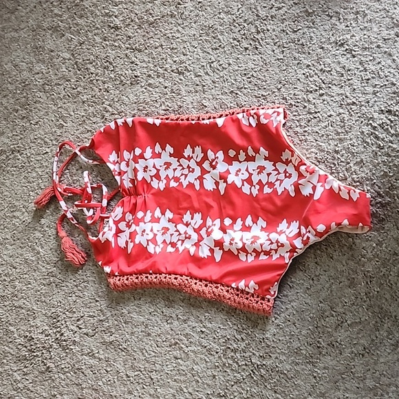 Posh pua swimsuit - Picture 1 of 3